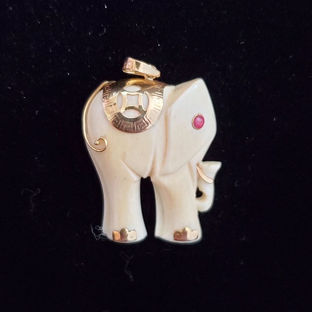 Vintage Elephant Pendant